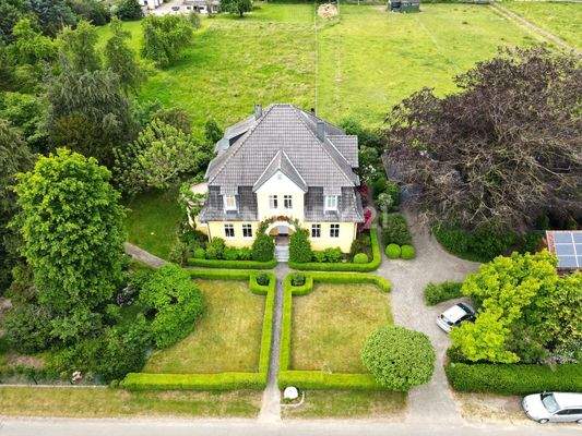 Drohnenansicht straßenseitig