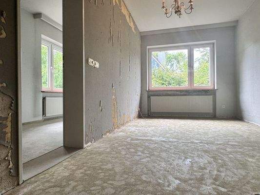 Kind 2 Blick zu Kind 3