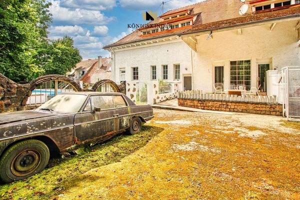 Oldtimer im Dornröschenschlaf inklusive 