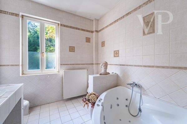 4KMS_CSERJE_22_fürdő