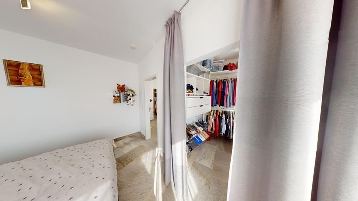 Schlafzimmer / Ankleideraum