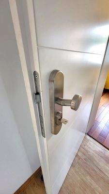 28_1. OG Eingangstür.jpg