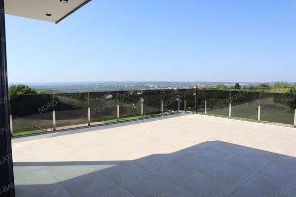 Glasgeländer für einen spektakulären Ausblick