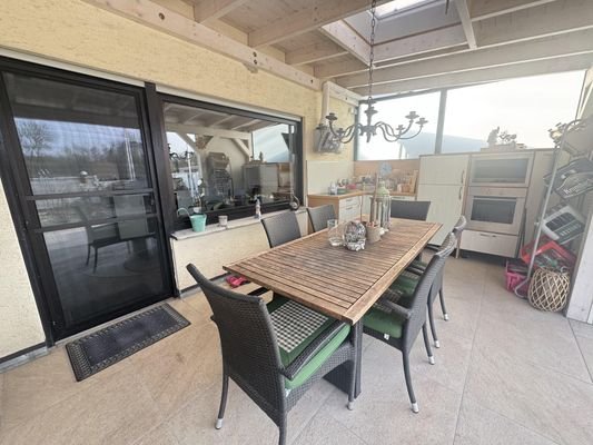 überdachte Terrasse