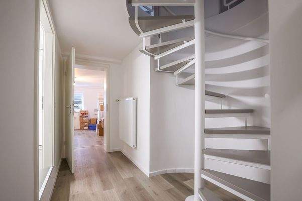 Praxis Untergeschoss Flur