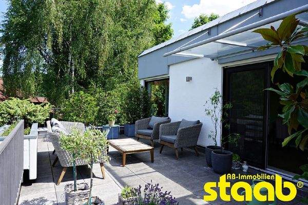 TERRASSE MIT TRAUMBLICK!