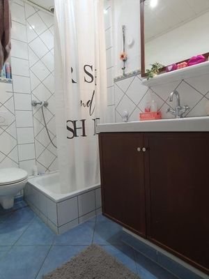 1. OG li., Badezimmer