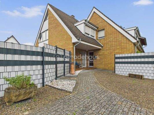 CAM03818G0-PR0042-STILL004