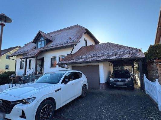 EFH mit Garage & Carport