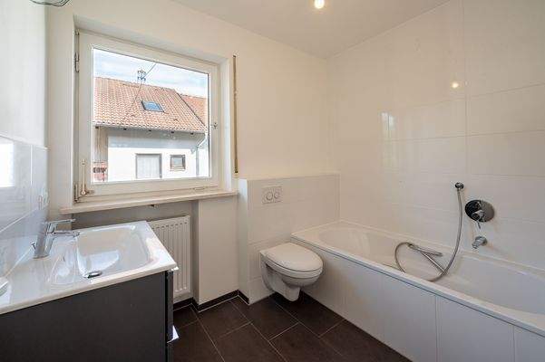 Neu saniertes Bad im OG