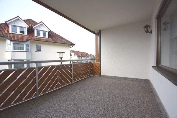 windgeschützter, überdachter Balkon