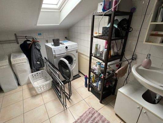 Waschmaschine im Bad