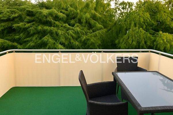 Balkon (optisch bearbeitet)