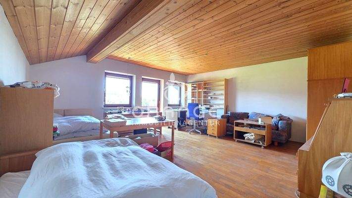 DG: Großes Schlafzi. m. Balkon