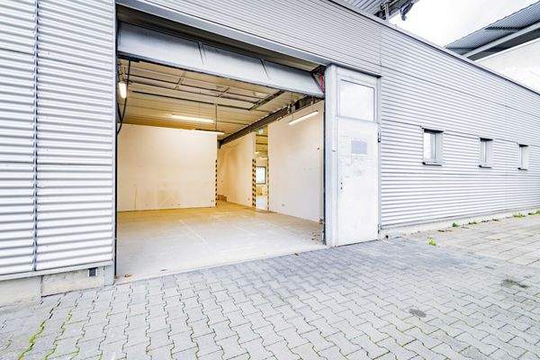 Rolltor zu Werkstatt
