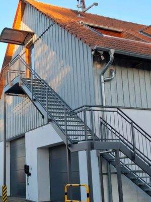 Außenbereich mit Zugang zur Wohnung