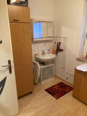 ... und hier das Zimmer-Waschbecken ...