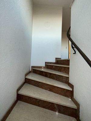 Treppe EG zum OG