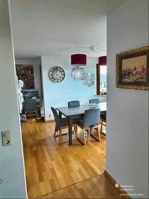 Blick vom Wohnzimmer zum Essbereich