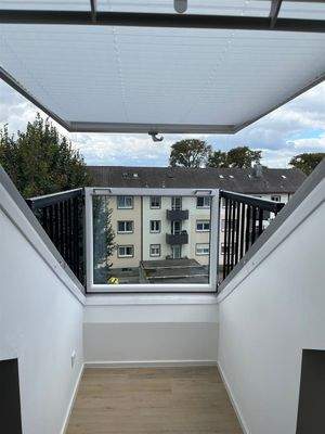 ausklappbares Dachfenster