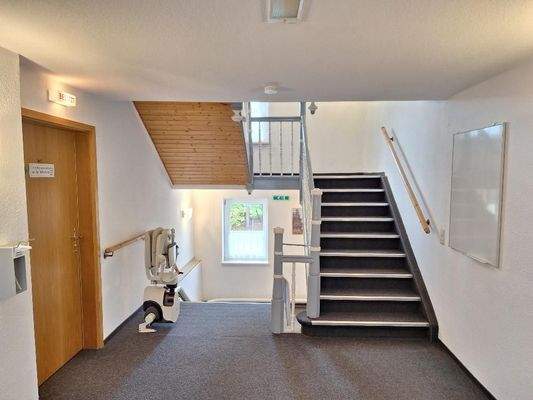 1.OG Treppe mit Lift