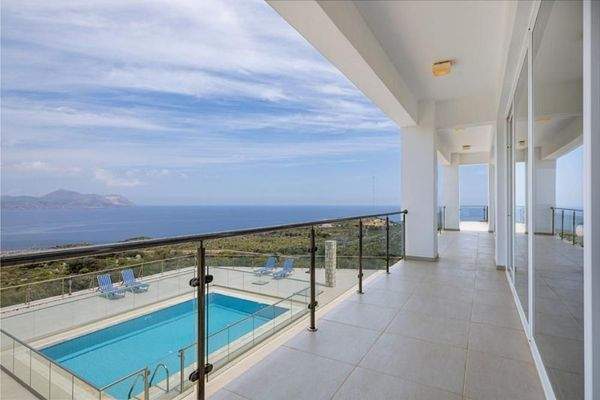 Kreta, Kokkino Chorio: Exotische Villa mit Panoramablick auf das Meer zu verkaufen