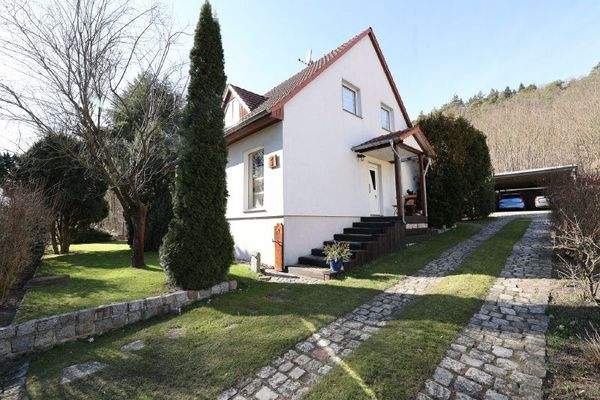 Auffahrt zum Grundstück