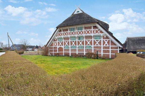 Frontansicht auf das denkmalgeschützte Fachwerk