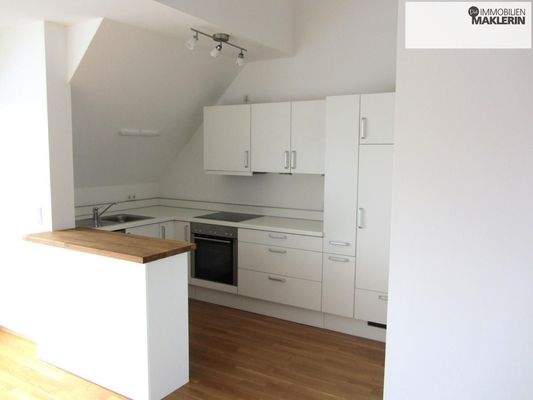 Küche neben Terrasse