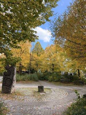 Idyllische Grünanlage vor der Haustür