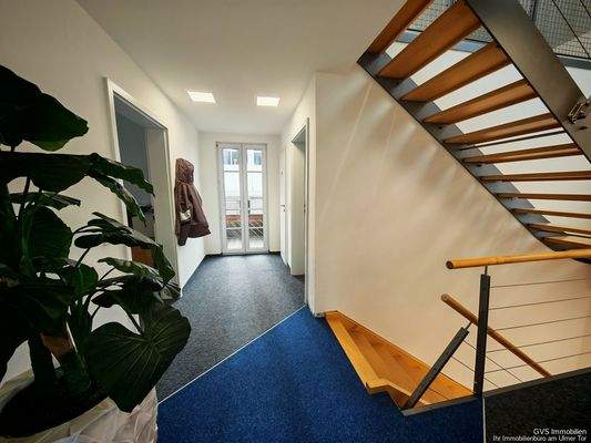 Flur OG: Ausgang Balkon