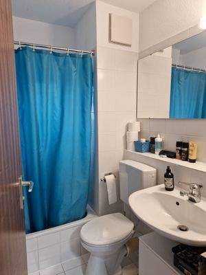 Badezimmer mit Dusche