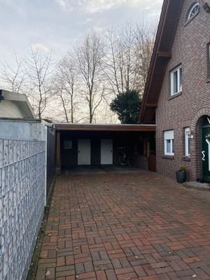 Stellplatz Carport rechts