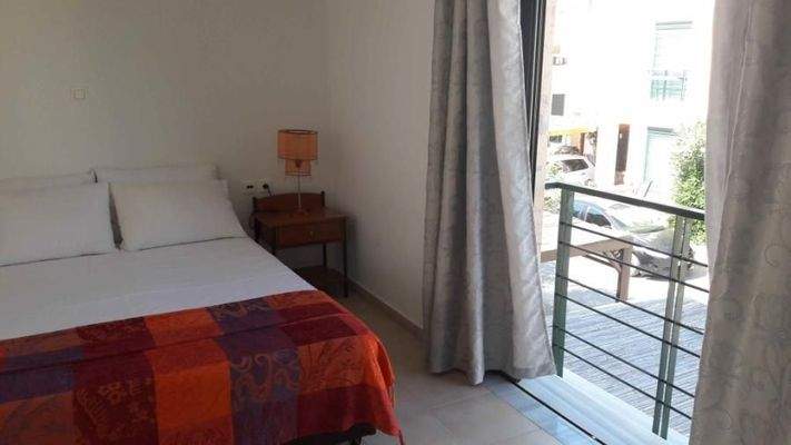 Kreta, Asprouliani: Stilvolles 3-Zimmer-Haus in einer Wohnanlage zu verkaufen