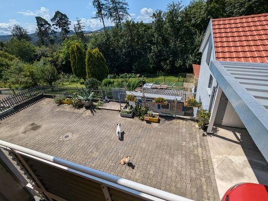 Aussicht vom Balkon ins Albtal