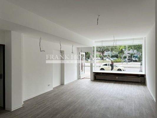 M2416 Verkaufsraum 2