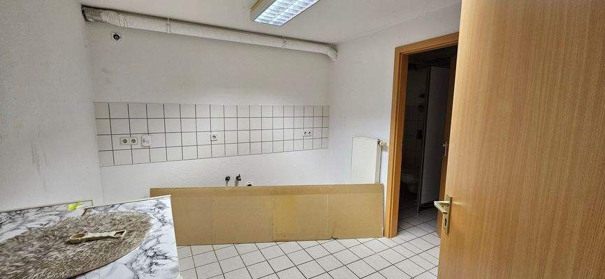 Küche/Personalraum unten