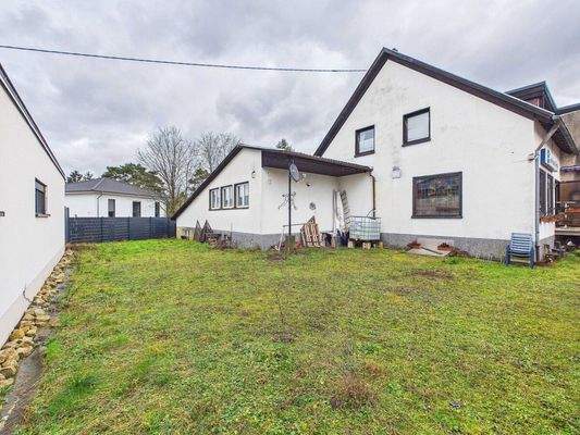 Großzügiges Baugrundstück mit Bestandsgebäude in Überherrn