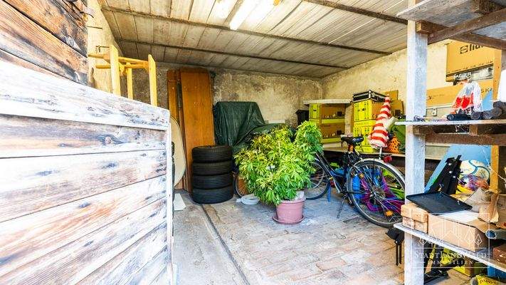 Abstellraum an Scheune