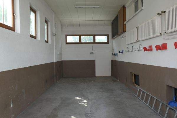 Haus Nr. 1: Große Garage links