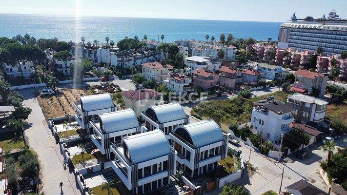 Detached Villas with Pool Near the Sea in Konaklı Alanya