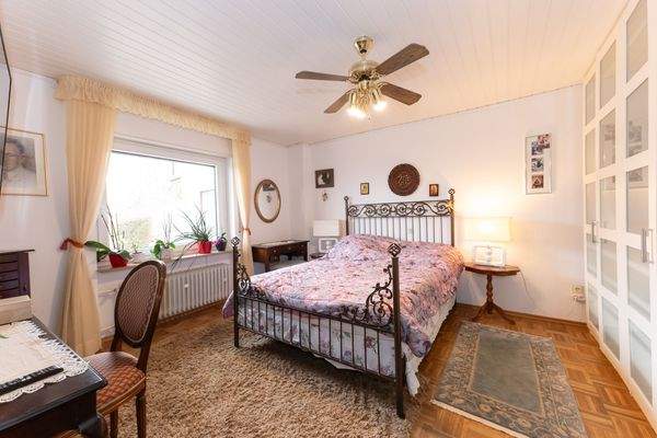 Schlafzimmer Untergeschoss