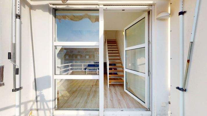 Balkon nach innen / Balcony in