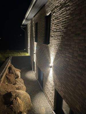 8. Haus Seitenblick.jpg