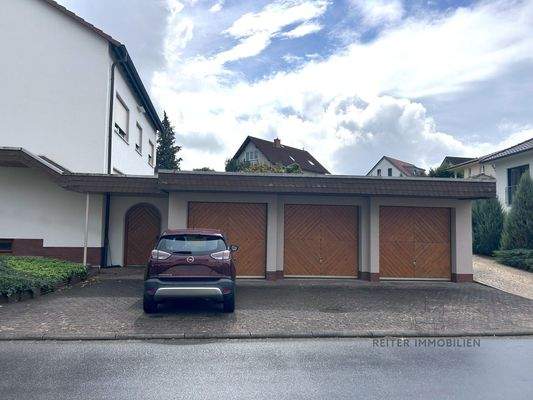 Garagen und Stellplätze