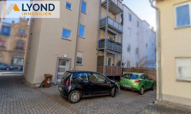 Hofansicht mit Stellplatz