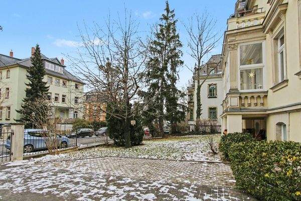 Blick in den Vorgarten