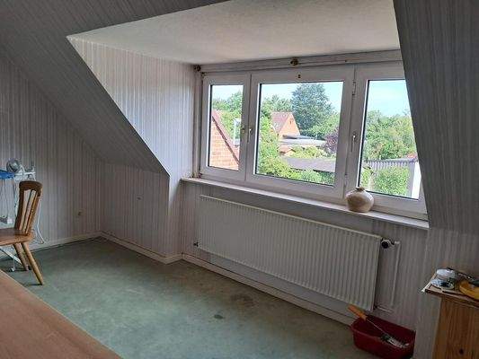 Weiteres Zimmer im DG mit Gaube