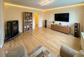 Wohnzimmer (KI bearbeitet) 