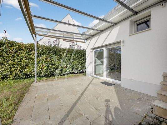 Terrasse - Gartenseite (EG)